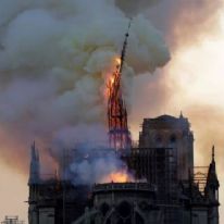 A dor de ver Notre-Dame consumida pelo fogo